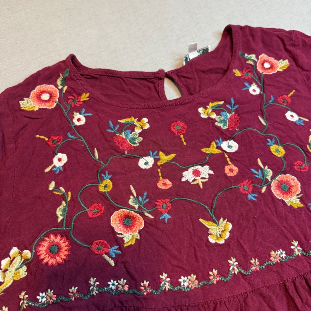 JODIFL Burgundy Floral Embroidered Babydoll Peasant Top boho Size Medium